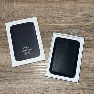 iPhone Leather Wallet with MagSafe - Midnight